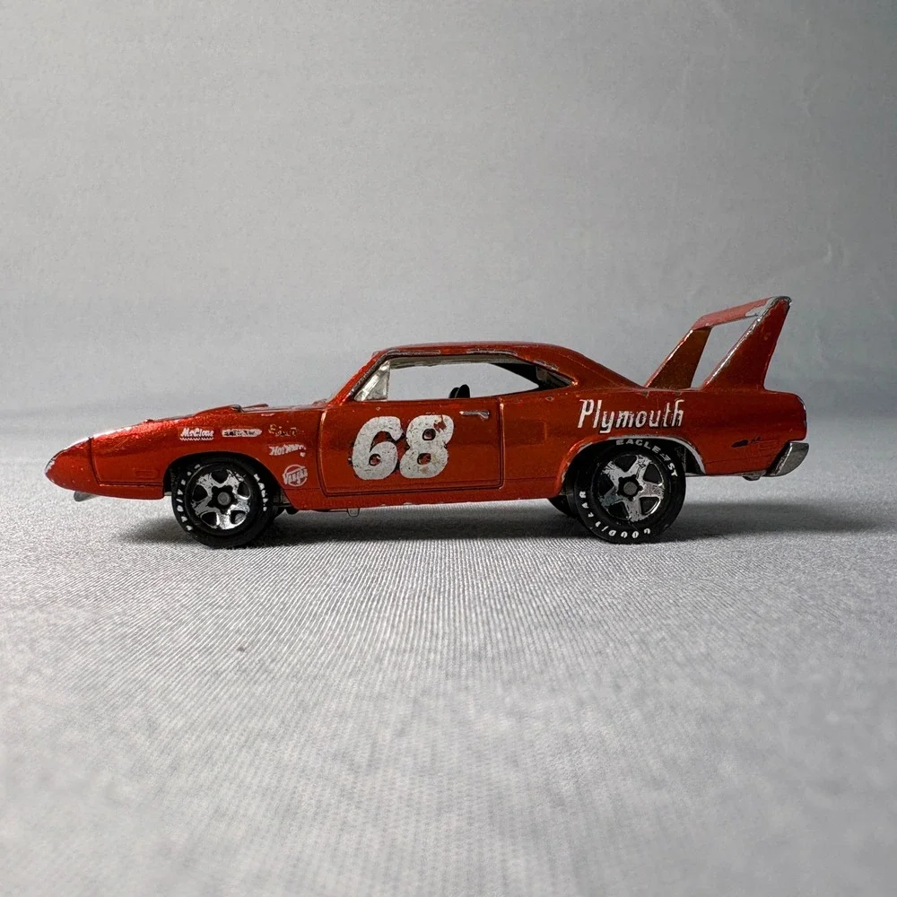 Hot Wheels 2005 Plymouth Superbird Orange 68 Racing Diecast 1:64 Muscle Car